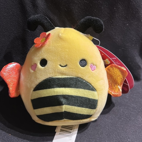 NWT Sunny Squishmallow SquishDate: 4.11.2022 Bumblebee 5.5” x 6” - Picture 5 of 6